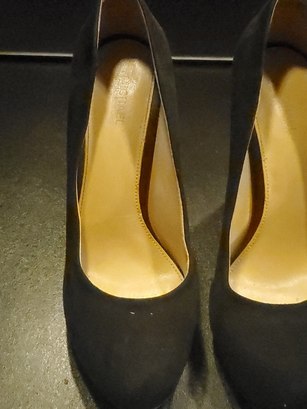 Michael Kors Suede Heel Black Size 8M